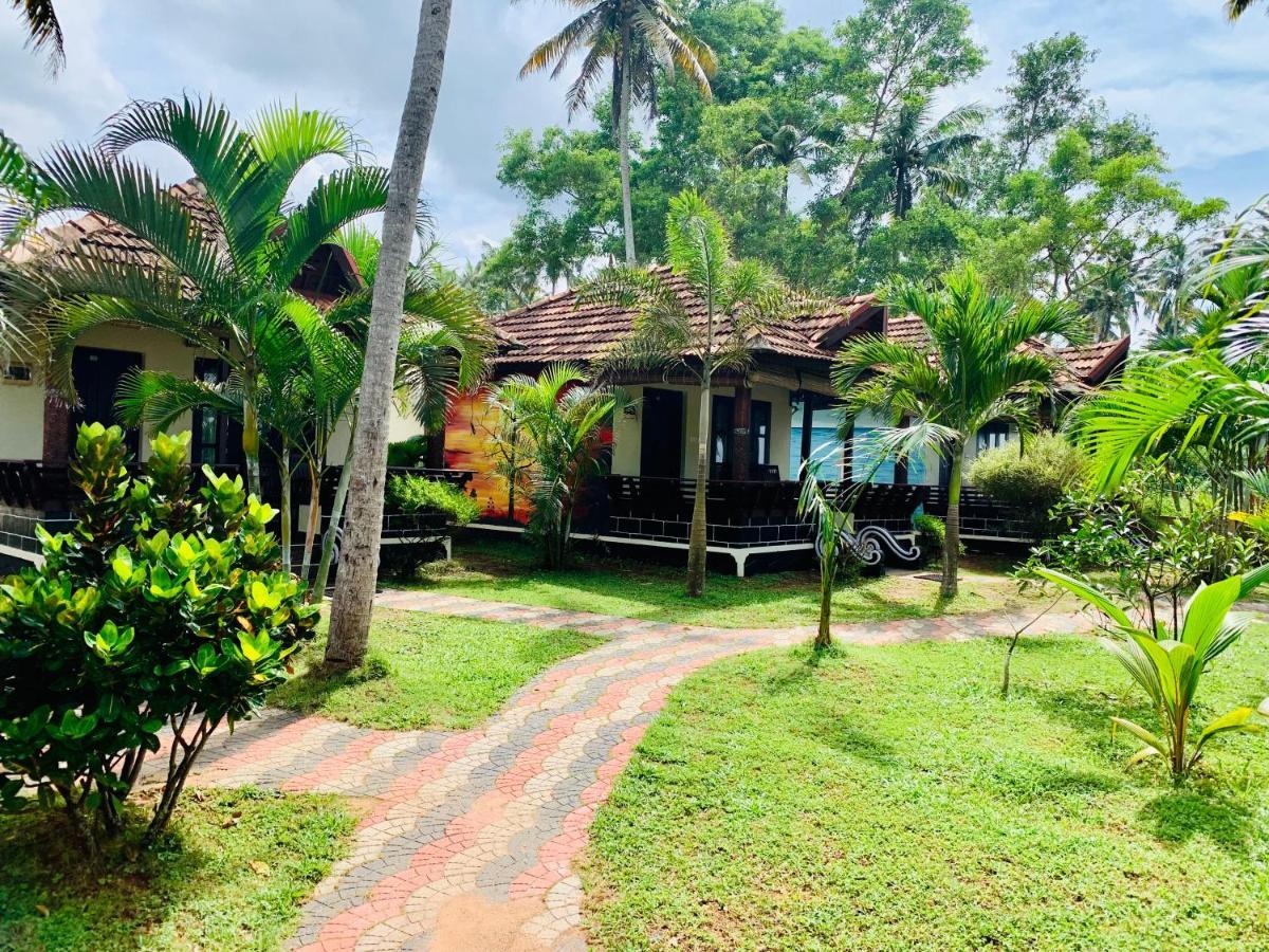 Maadathil Cottages 바르칼라 외부 사진