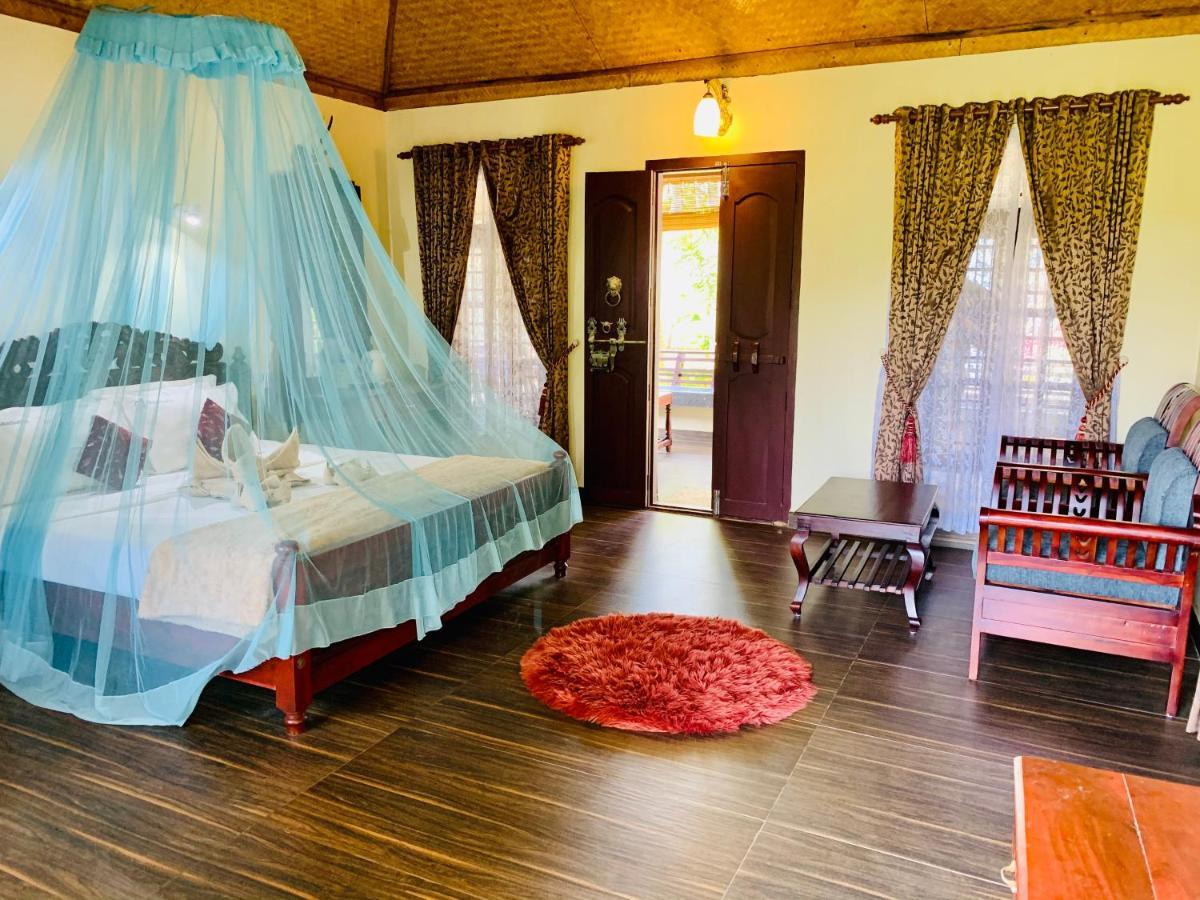 Maadathil Cottages 바르칼라 외부 사진